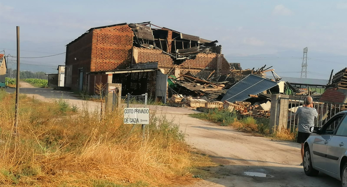 Varios edificios derribados por la tormenta en la provincia de Cáceres