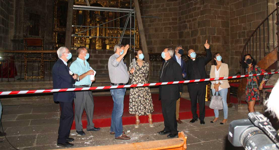 La Junta y la Diócesis de Plasencia acuerdan el inicio de la rehabilitación de la Iglesia de San Martín