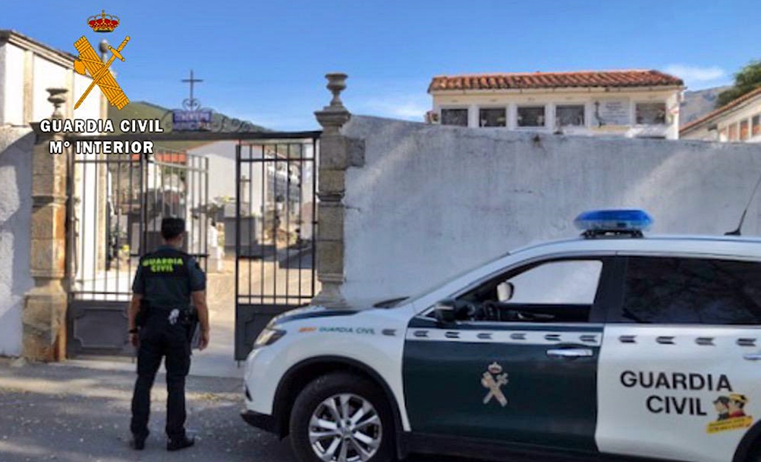 Detenidos los autores de varios robos cometidos en nichos de un cementerio extremeño