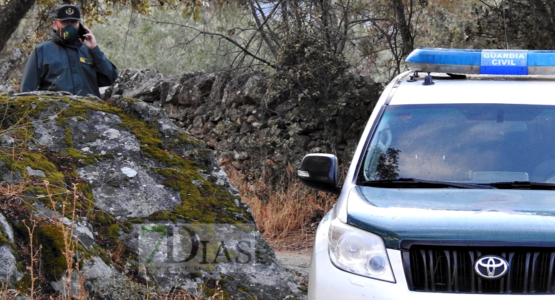 Imágenes del dispositivo de búsqueda en la finca de Monesterio (Badajoz)