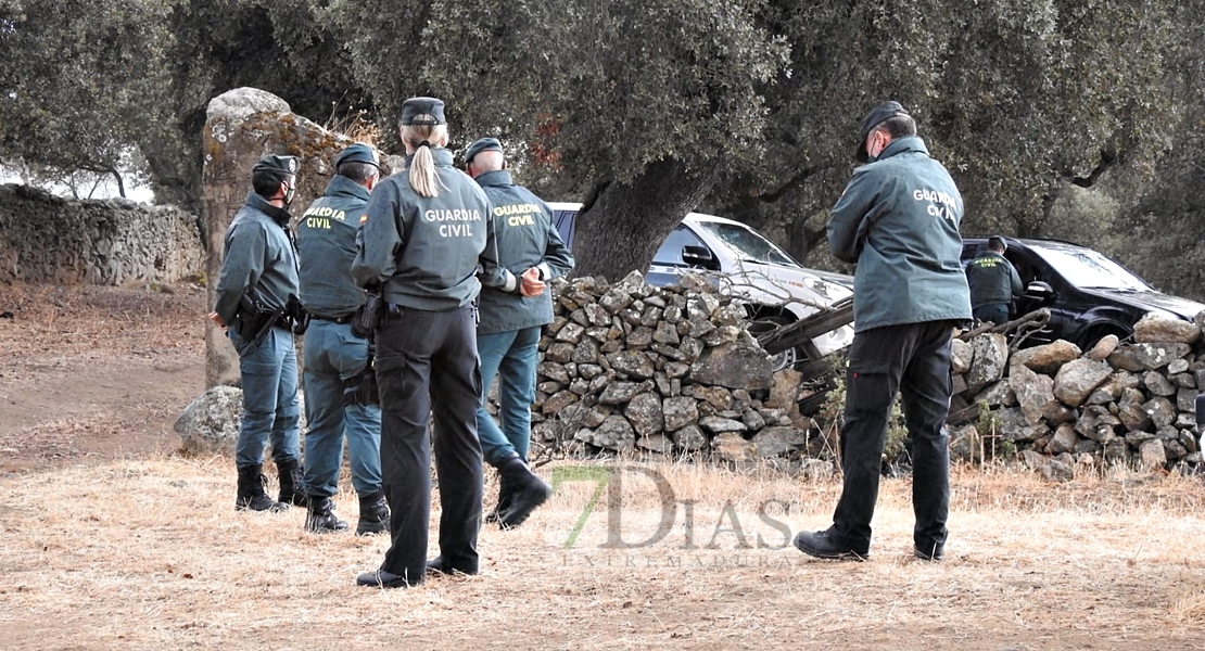 Imágenes del dispositivo de búsqueda en la finca de Monesterio (Badajoz)