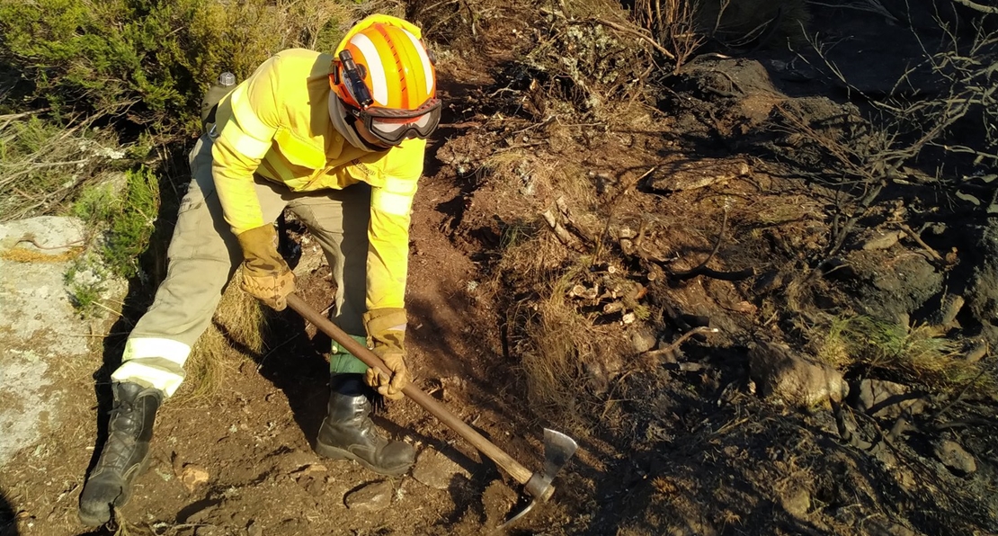 Desactivan el nivel 1 de peligrosidad del incendio de Cabezuela del Valle