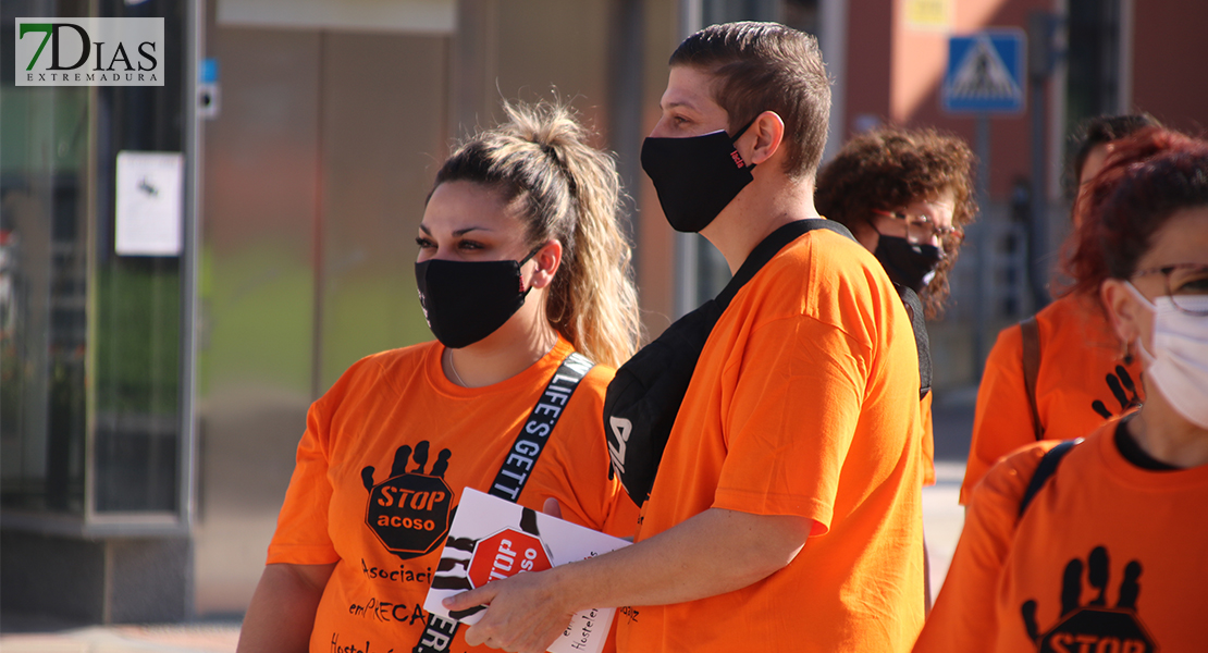 Imágenes de la concentración de hosteleros en Badajoz: &quot;STOP acoso&quot; a los negocios