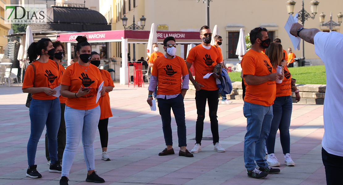 Imágenes de la concentración de hosteleros en Badajoz: &quot;STOP acoso&quot; a los negocios