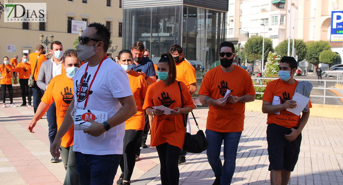 Imágenes de la concentración de hosteleros en Badajoz: &quot;STOP acoso&quot; a los negocios