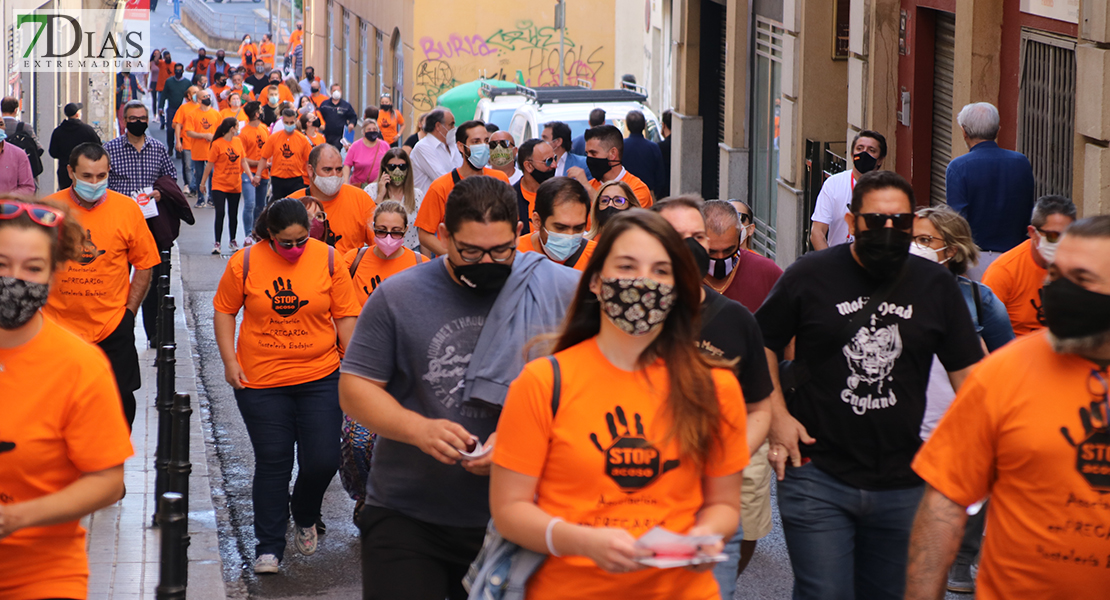 Imágenes de la concentración de hosteleros en Badajoz: &quot;STOP acoso&quot; a los negocios