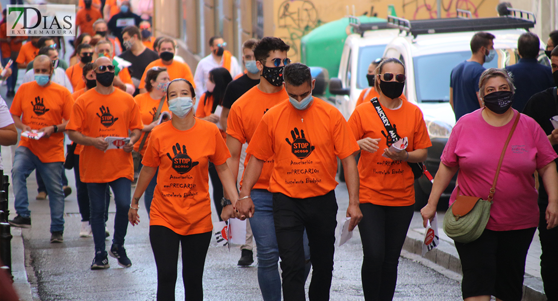 Imágenes de la concentración de hosteleros en Badajoz: &quot;STOP acoso&quot; a los negocios