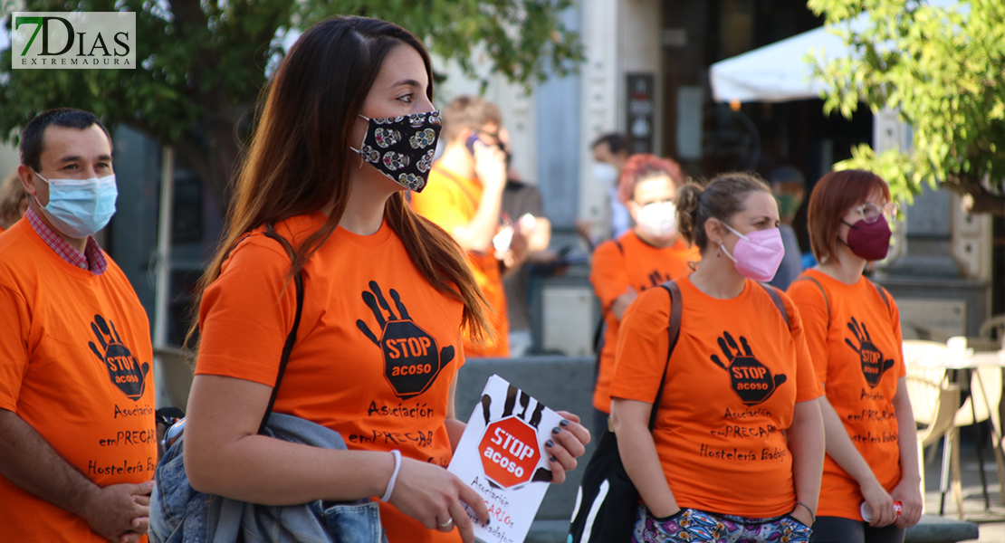 Imágenes de la concentración de hosteleros en Badajoz: &quot;STOP acoso&quot; a los negocios