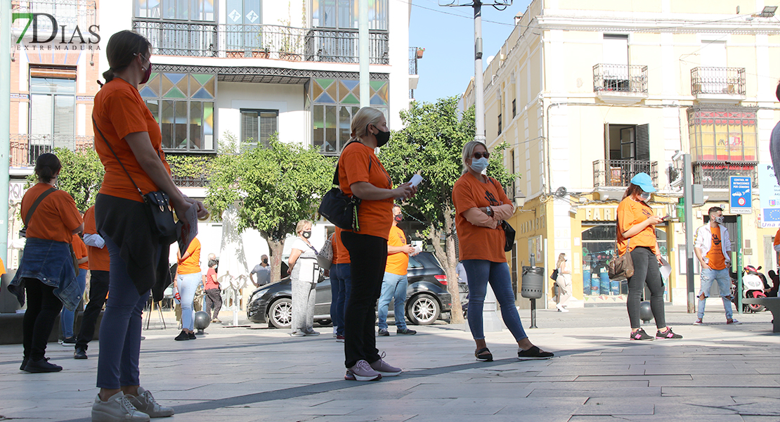 Imágenes de la concentración de hosteleros en Badajoz: &quot;STOP acoso&quot; a los negocios