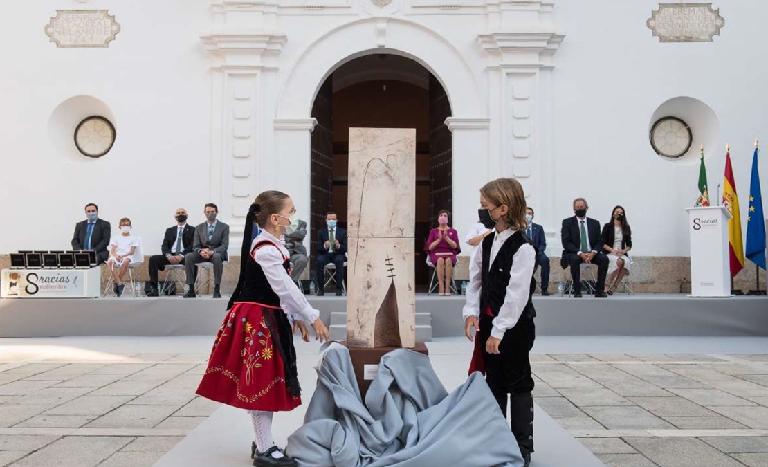 Homenaje en el Día de Extremadura a víctimas y colectivos que luchan contra la Covid