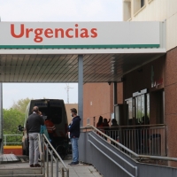 Herida tras sufrir un accidente en una rotonda de Badajoz