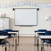 Un colegio obligado a cerrar tras dar positivo 20 de sus profesores