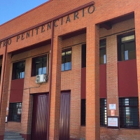 Un interno se corta las orejas y se las come en el Centro Penitenciario de Badajoz