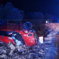 Un accidente en la EX-342 deja dos jóvenes heridos, uno de ellos en estado grave