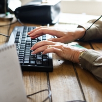 EMPLEO: Buscan cinco Auxiliares Administrativos y un Técnico Especialista en Arquitectura