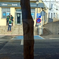 Maniatan y encierran a varios empleados en una sucursal bancaria de Cañaveral