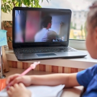 EXTREMADURA - Educación pasa a formación a distancia a 9 aulas de 9 centros educativos