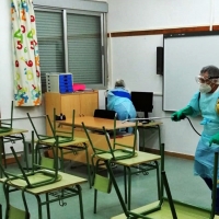Desinfección de los colegios Enrique Iglesias y San Fernando en Badajoz