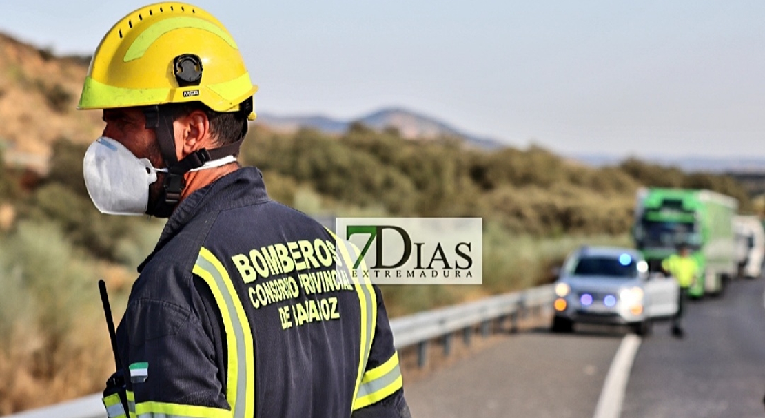 Un accidente obliga a cortar la Vía de la Plata en Monesterio (Badajoz)