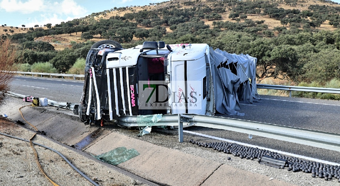 Un accidente obliga a cortar la Vía de la Plata en Monesterio (Badajoz)