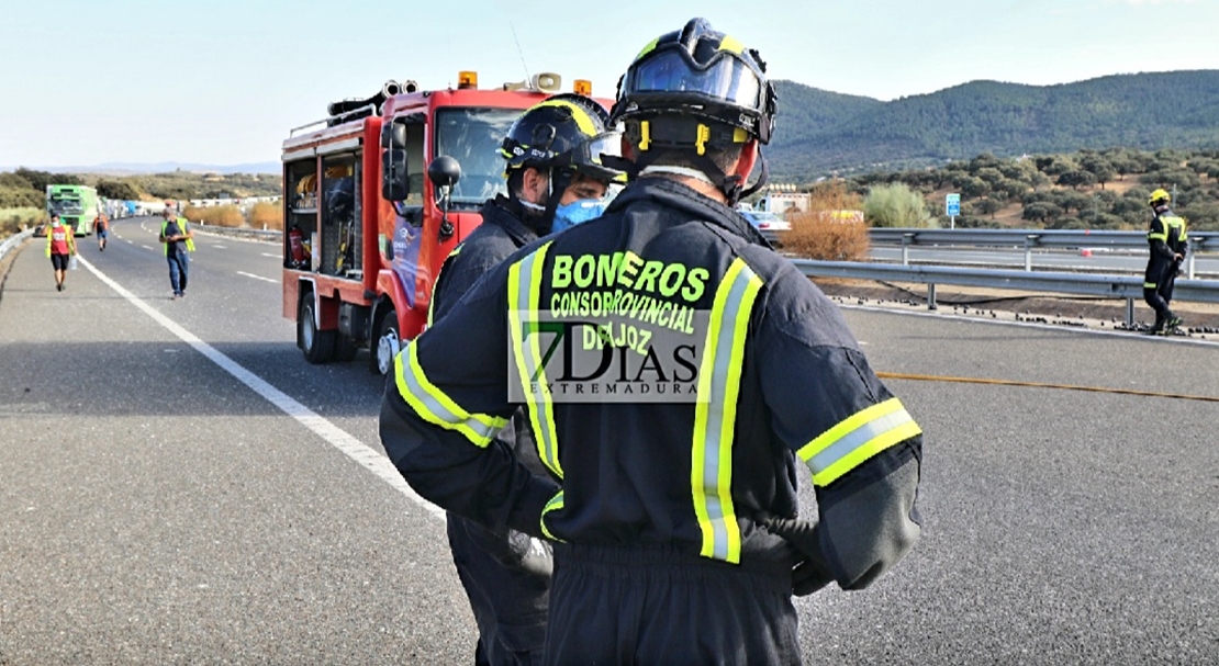 Un accidente obliga a cortar la Vía de la Plata en Monesterio (Badajoz)