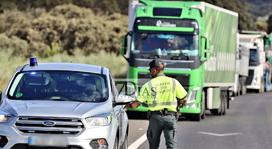 Un accidente obliga a cortar la Vía de la Plata en Monesterio (Badajoz)