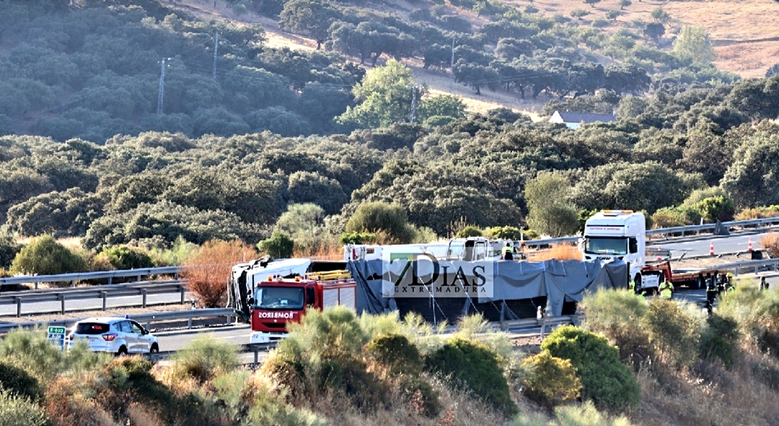 Un accidente obliga a cortar la Vía de la Plata en Monesterio (Badajoz)