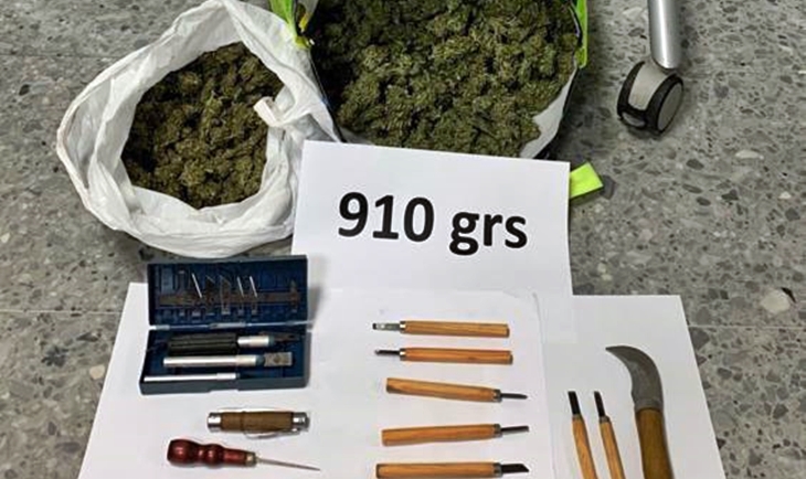 La Policía Local de Cáceres incauta casi un kilo de cannabis en Aldea Moret
