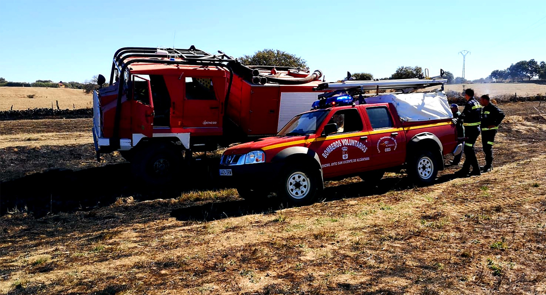 Un incendio calcina varias hectáreas cerca de San Vicente de Alcántara (Badajoz)