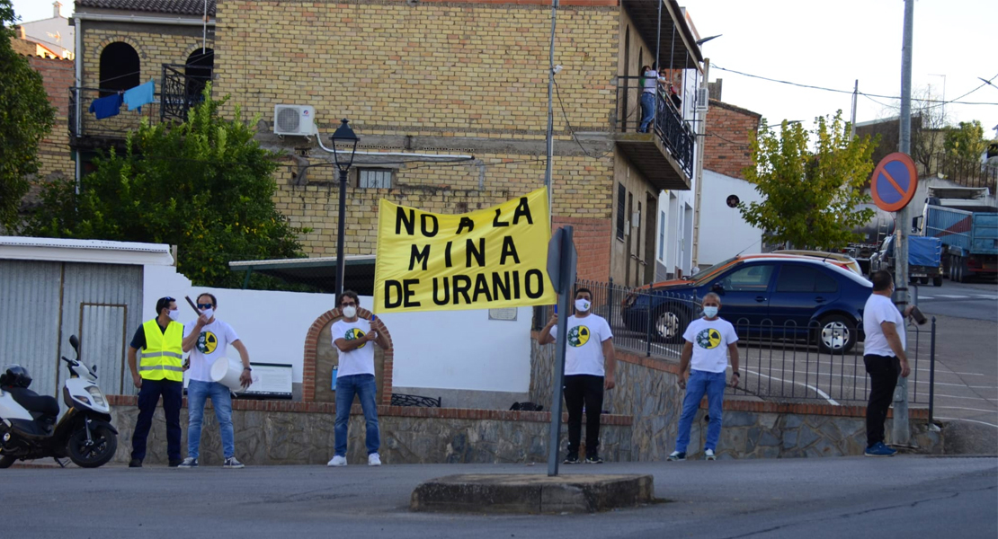 Protestas ante el proyecto mina de uranio: &quot;La Extremadura vacía no se llena desenterrando nuestra tierra&quot;