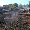 Un incendio afecta a varias parcelas en la Urbanización Las Rozas (Badajoz)