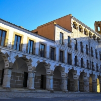 Nueva visita guiada: Conoce las principales plazas y puertas de Badajoz