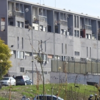 Arrojan droga desde una ventana, la recoge y se da a la fuga en Badajoz