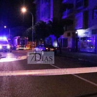 Bomberos del CPEI actúan en un incendio de establecimiento en Montijo