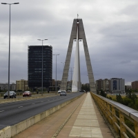 Un ciclista choca contra un camión en el Puente Real de Badajoz