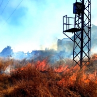Bomberos de Badajoz trabajan en tres incendios en la ciudad