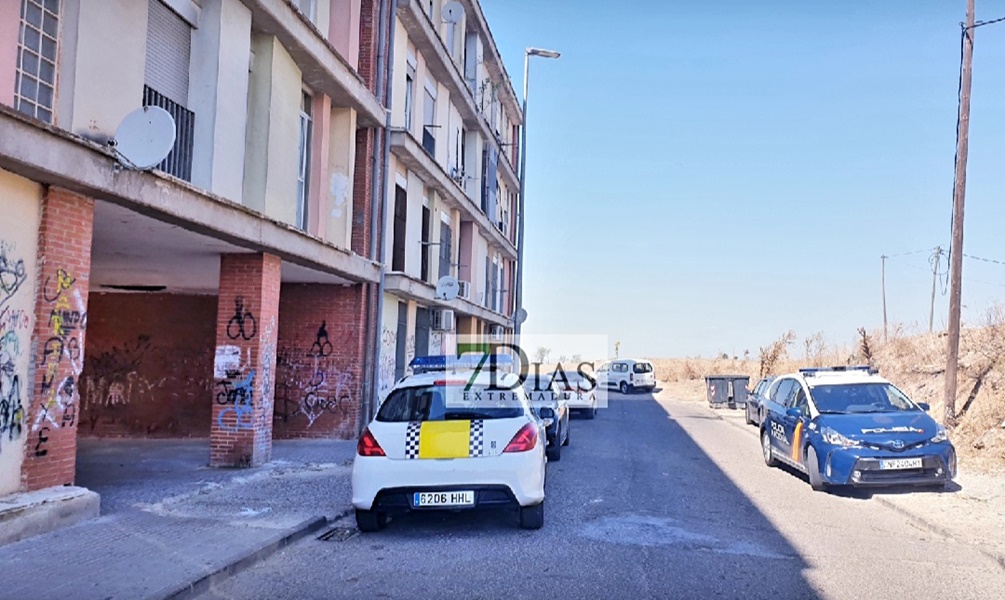 Imágenes que deja el tiroteo en Los Colorines (Badajoz)