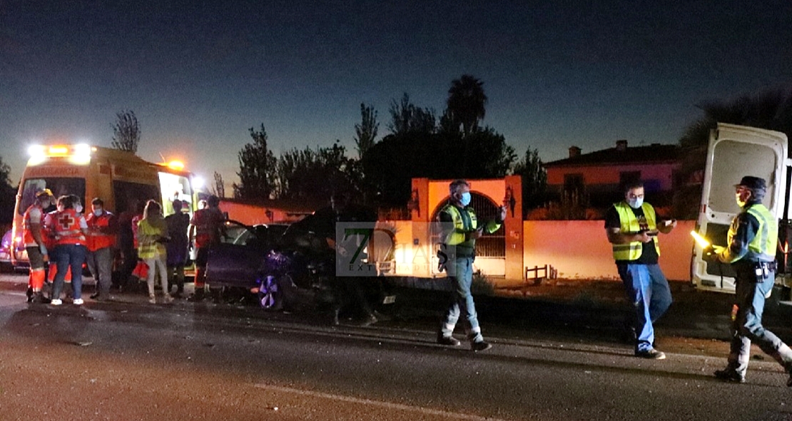 Dos heridos en un accidente de tráfico entre Badajoz y Olivenza