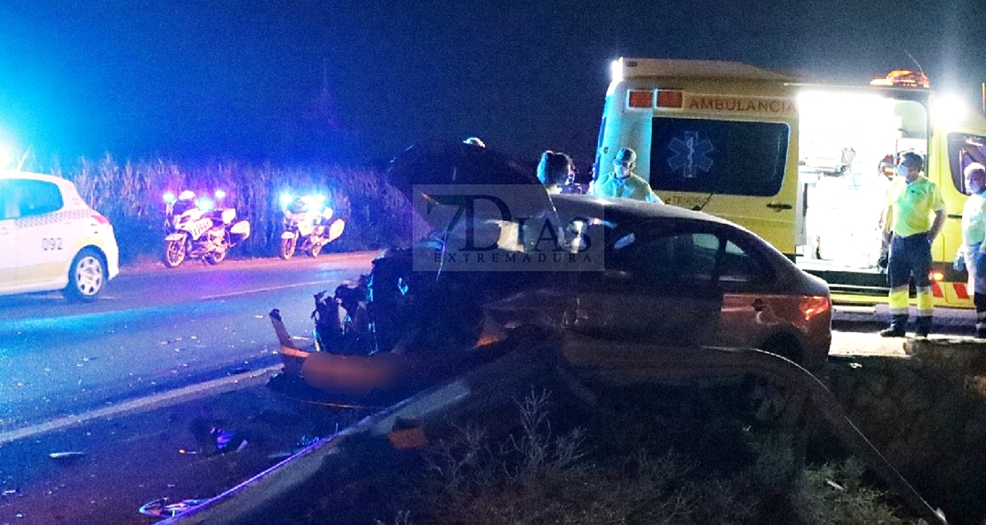 Dos heridos en un accidente de tráfico entre Badajoz y Olivenza