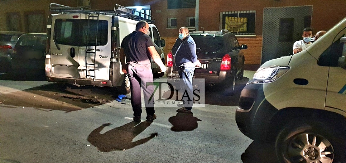 Se accidenta contra cuatro coches y se da a la fuga en San Fernando (Badajoz)