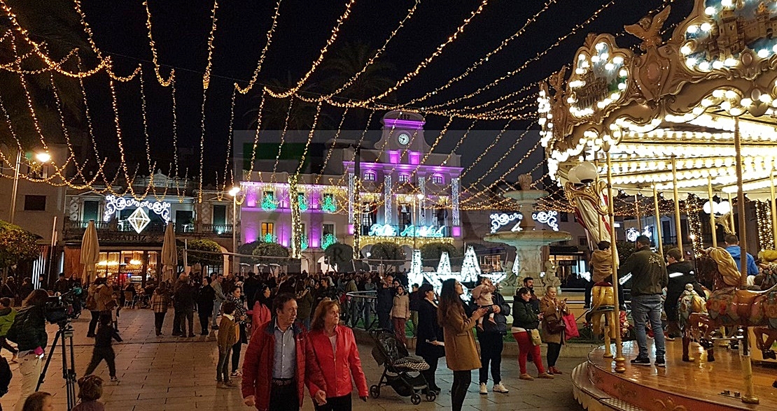 Mérida da la bienvenida a la Navidad con el encendido del tradicional alumbrado