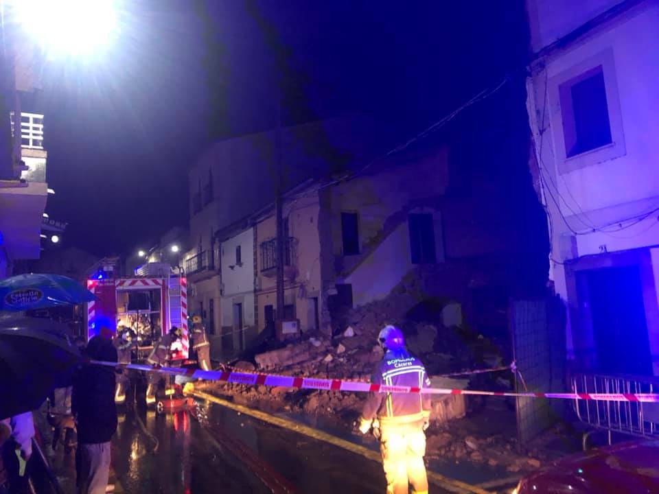 La lluvia provoca derrumbes e inundaciones en Malpartida de Cáceres