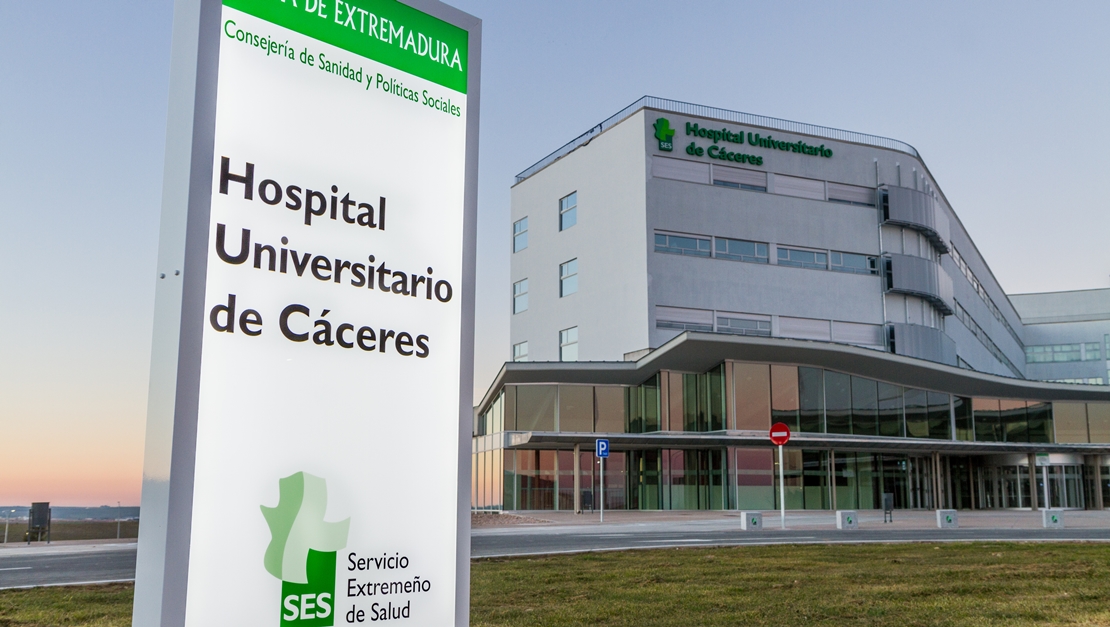 Un joven hospitalizado tras un accidente de moto en la provincia de Cáceres