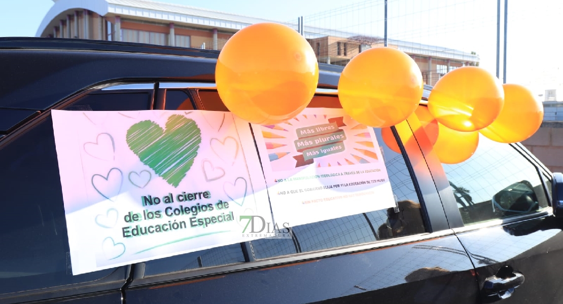 Los pacenses salen a la calle en contra de la &#39;Ley Celaá&#39;