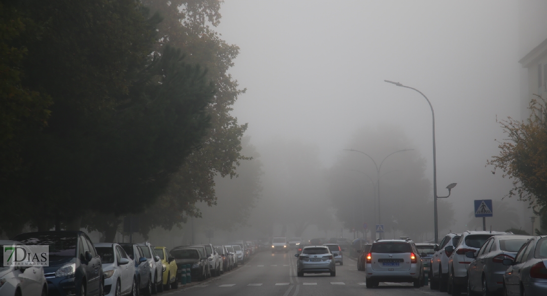 Badajoz amanece con intensas nieblas