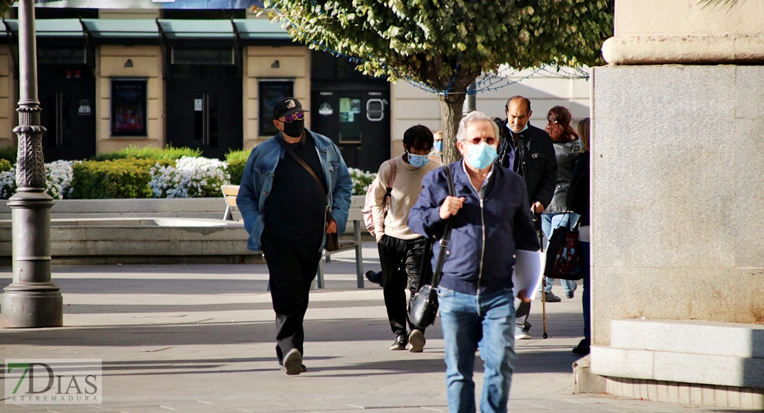 Descenso de contagios y fallecidos en Extremadura