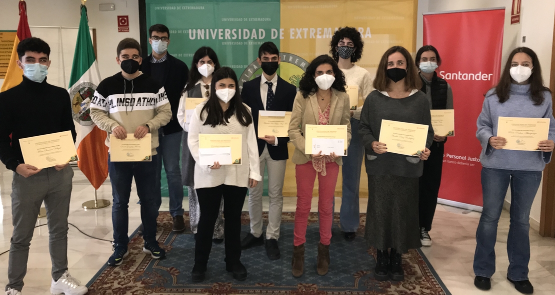 La UEx y Santander entregan los Premios a los mejores expedientes académicos