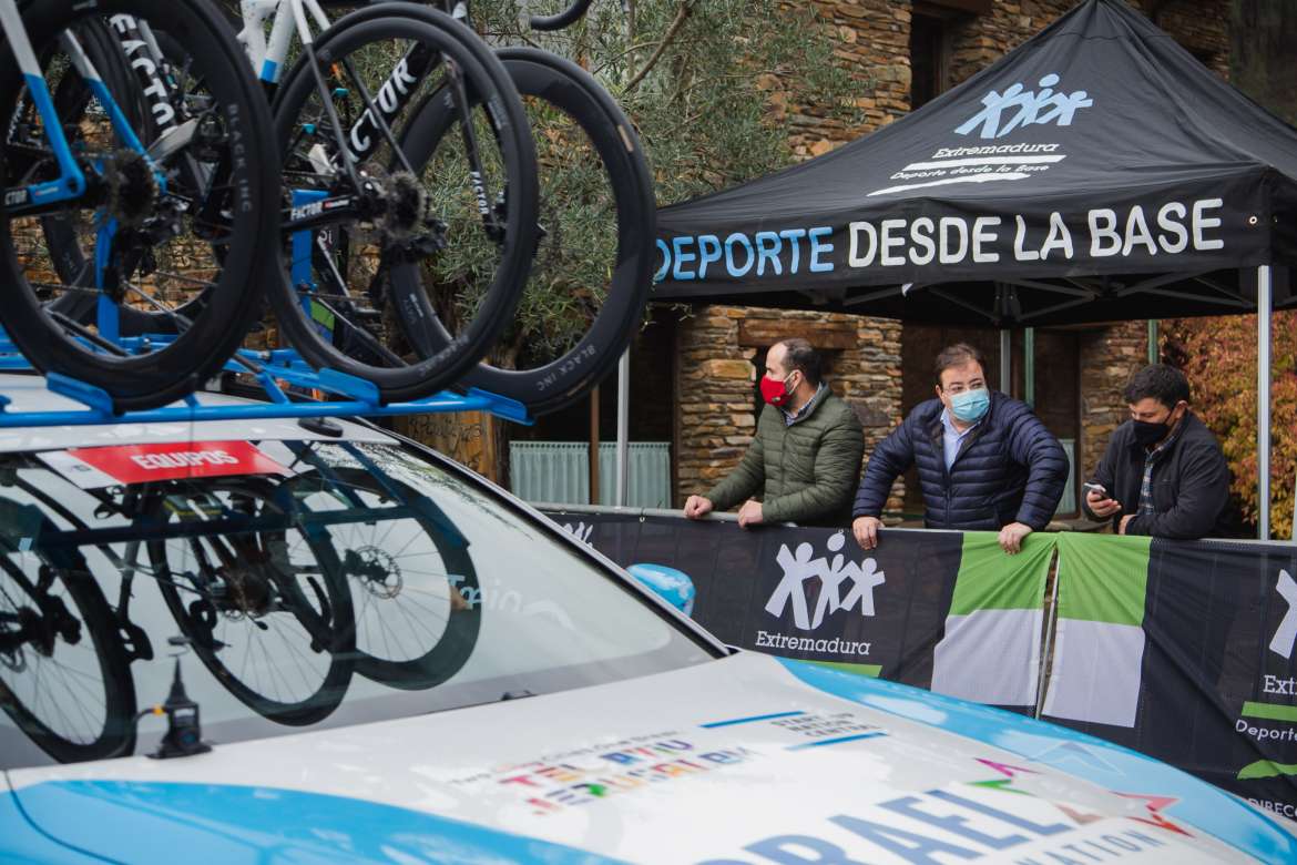Vara asiste a la etapa extremeña de La Vuelta
