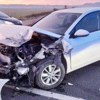 Fuerte choque entre un tractor y un coche entre las localidades de La Albuera y Santa Marta