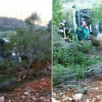 Salvan la vida a un hombre tras accidentarse con un camión en la provincia de Badajoz